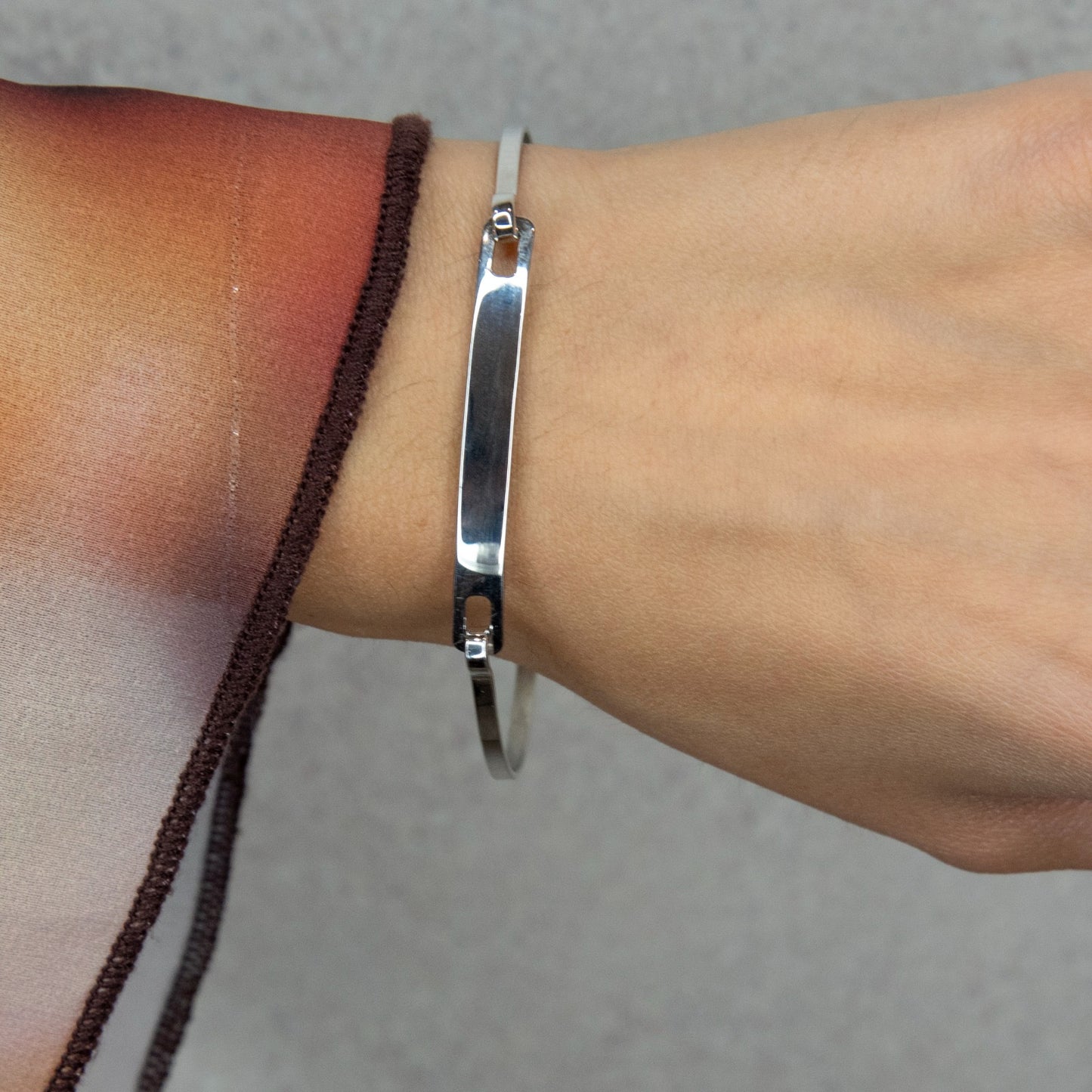 Bracciale Rigido Targhetta