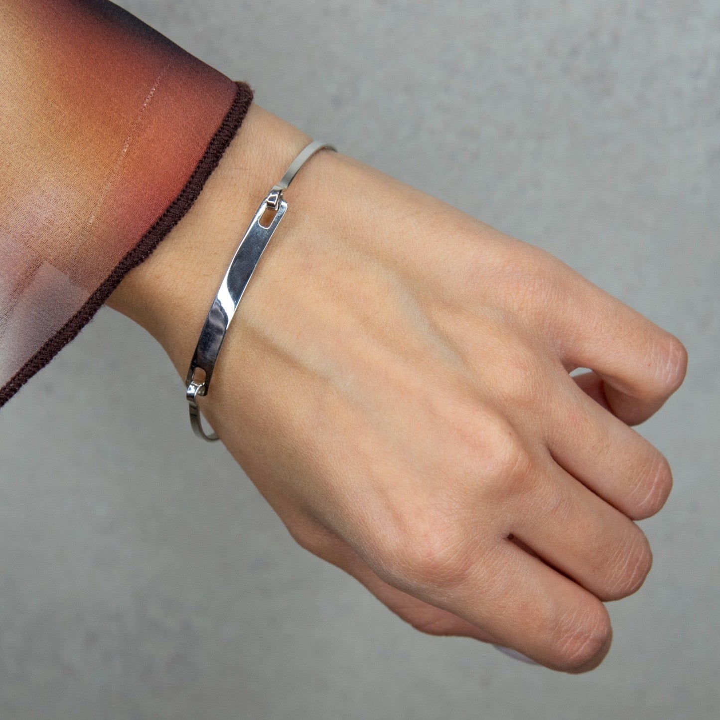 Bracciale Rigido Targhetta